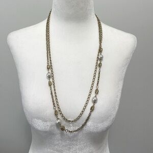 Vintage Layered Gold and Pearl Chain Necklace

Hangers appropriately 14”